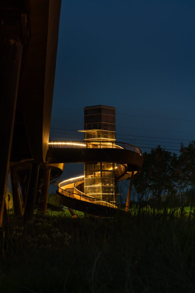 Cirkelbrug Almere velichte leuning trap