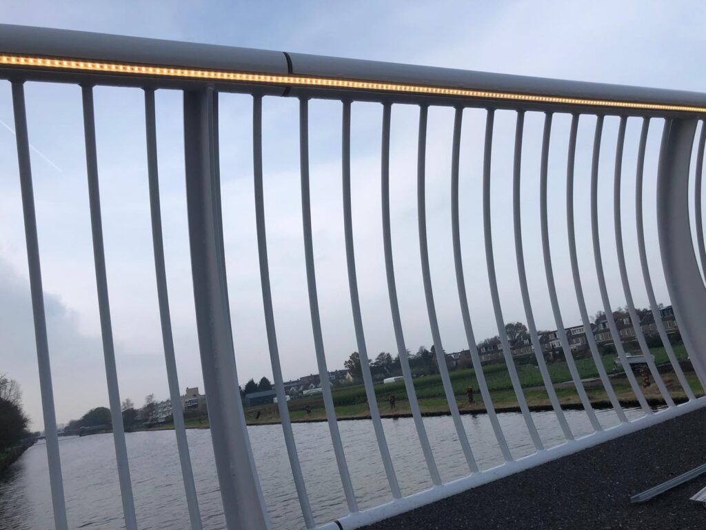 Jan Hendrik Oortbrug Oegstgeest verlichte leuning
