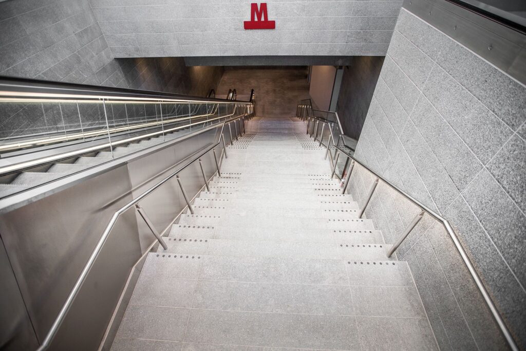 Trapleuningen metrostation Kopenhagen 